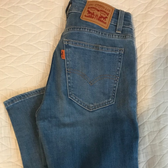 vintage high rise levi jeans